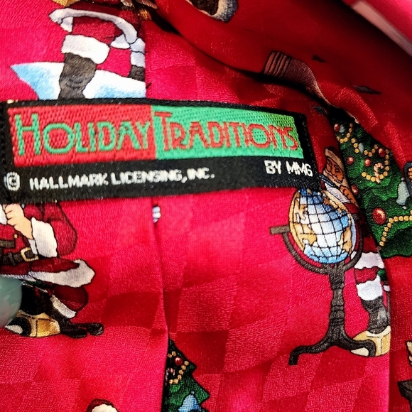 Hallmark Licensing Hollidays Traditions Santa Claus Christmas Silk Tie - Picture 5 of 7